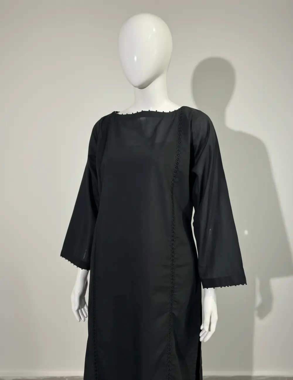 Black Elegance ✨ "Effortless elegance in our black ensemble" Simple yet sophisticated - All black, all class✨